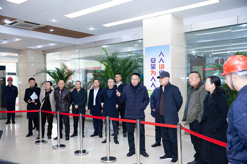 省市場監(jiān)管局領(lǐng)導(dǎo)一行蒞臨川威集團(tuán)考察調(diào)研(圖1)