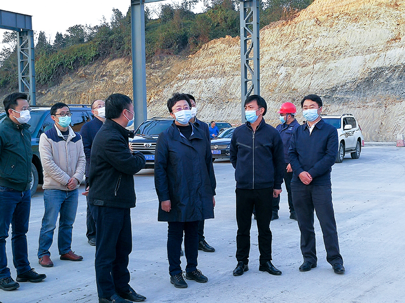內(nèi)江市委副書記、市長(zhǎng)鄭莉到川威集團(tuán)連界基地調(diào)研疫情防控及經(jīng)濟(jì)發(fā)展工作(圖2)