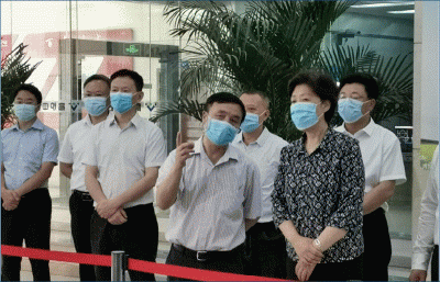 省委常委、統(tǒng)戰(zhàn)部長(zhǎng)、省總工會(huì)主席田向利調(diào)研川威連界基地并慰問(wèn)一線員工