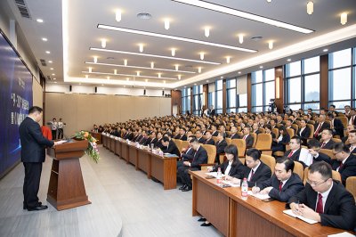 集團(tuán)公司隆重舉行 “9.30”講話紀(jì)念暨《川威故事》新書發(fā)布會(huì)