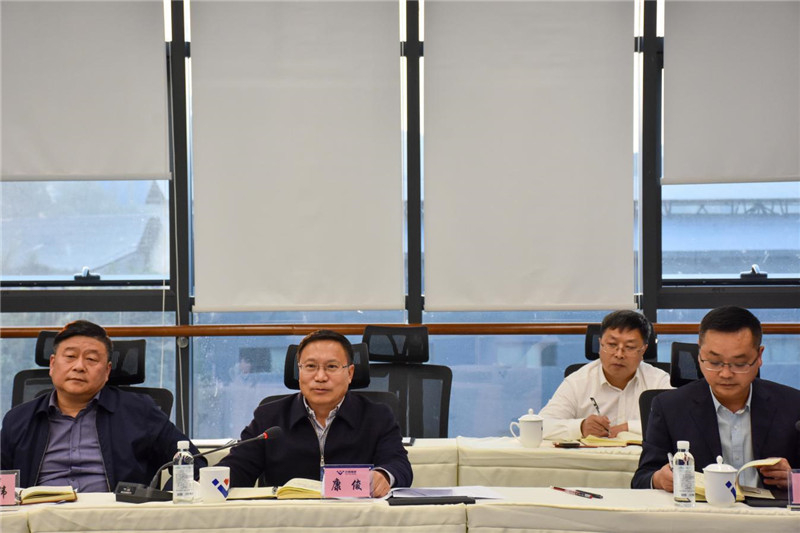 市政協(xié)主席康俊一行到川威召開“十四五”氫能產業(yè)發(fā)展調研座談會(圖4)