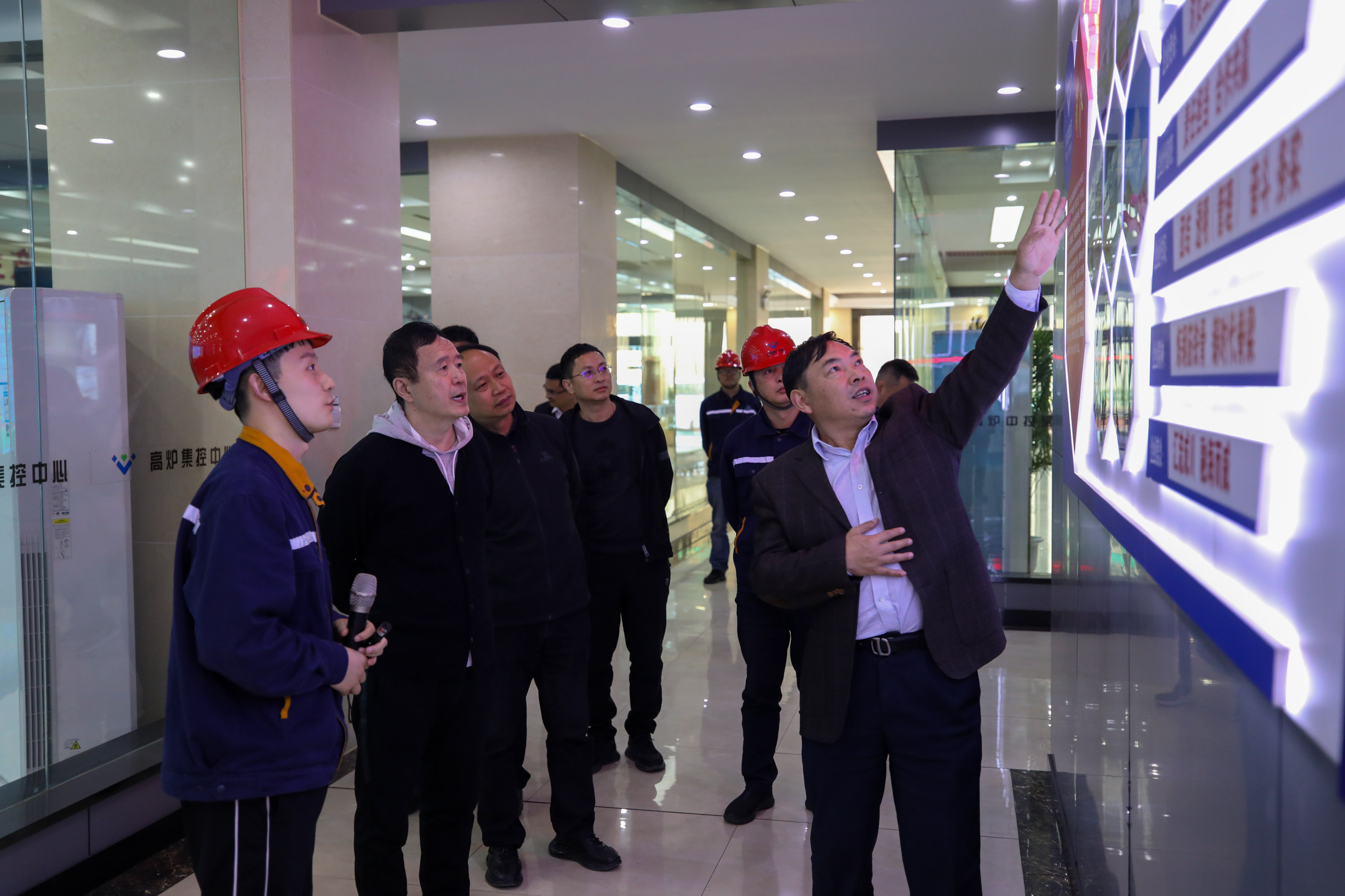 省政協原副主席唐堅一行到川威連界基地調研(圖3) 省政協原副主席唐堅一行到川威連界基地調研(圖3)