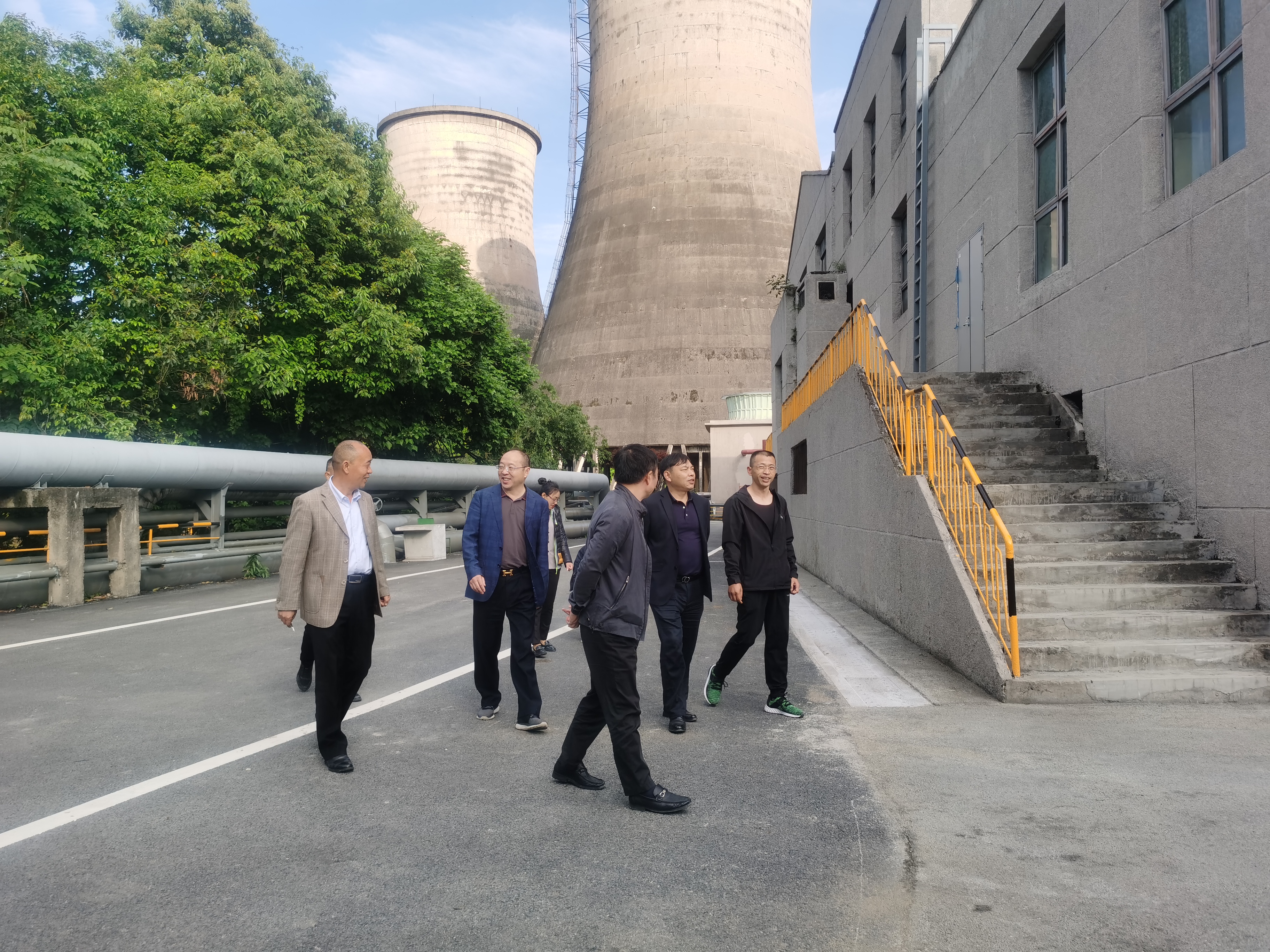 堅持熱愛 不負耕耘——集團董事長王勁蒞臨工業(yè)研學旅行營地視察指導(圖5) 堅持熱愛 不負耕耘——集團董事長王勁蒞臨工業(yè)研學旅行營地視察指導(圖5)