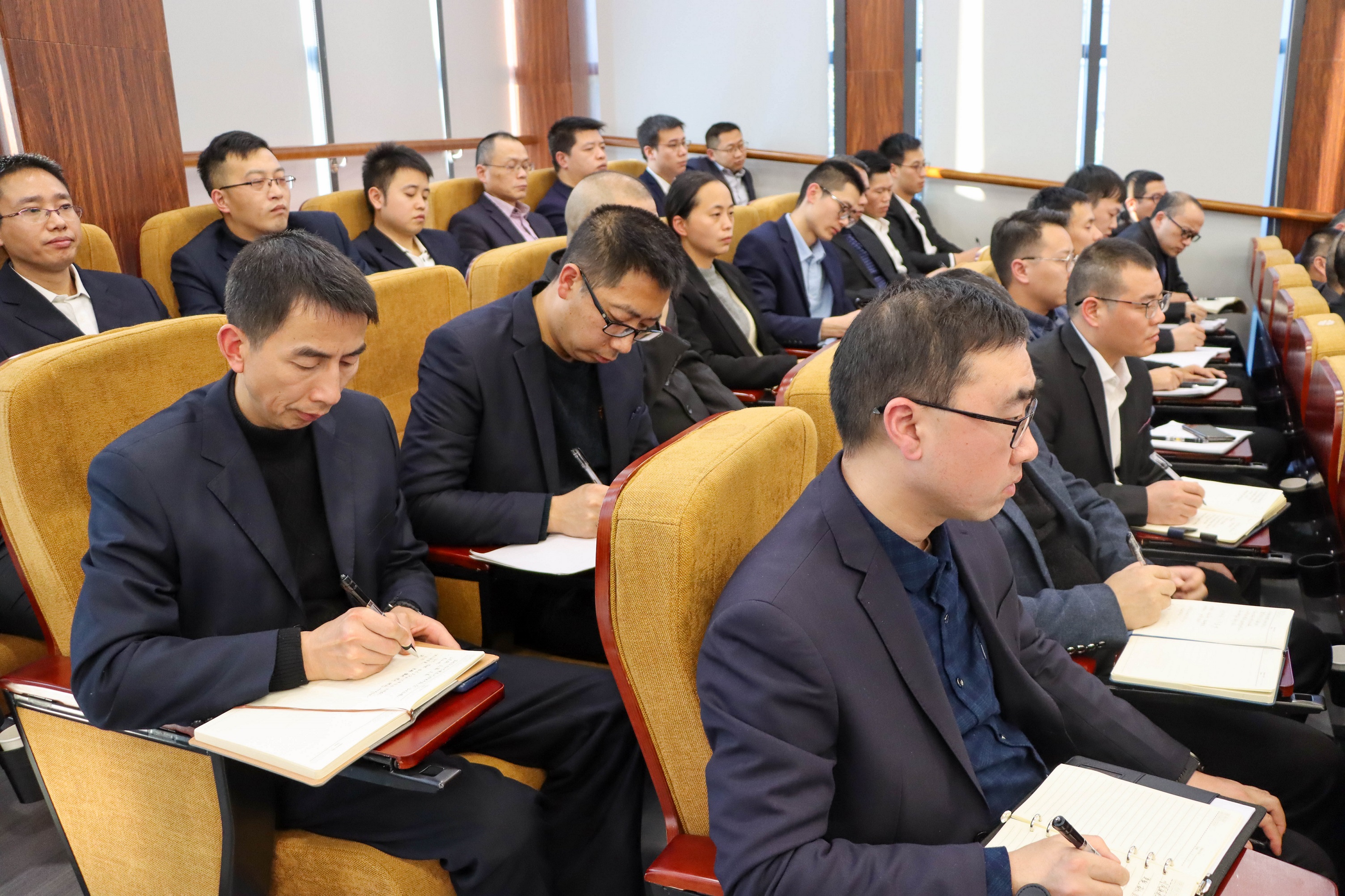 強化文化引領(lǐng) 賦能企業(yè)發(fā)展——集團公司召開企業(yè)文化建設(shè)工作推進專題會(圖5) 強化文化引領(lǐng) 賦能企業(yè)發(fā)展——集團公司召開企業(yè)文化建設(shè)工作推進專題會(圖5)