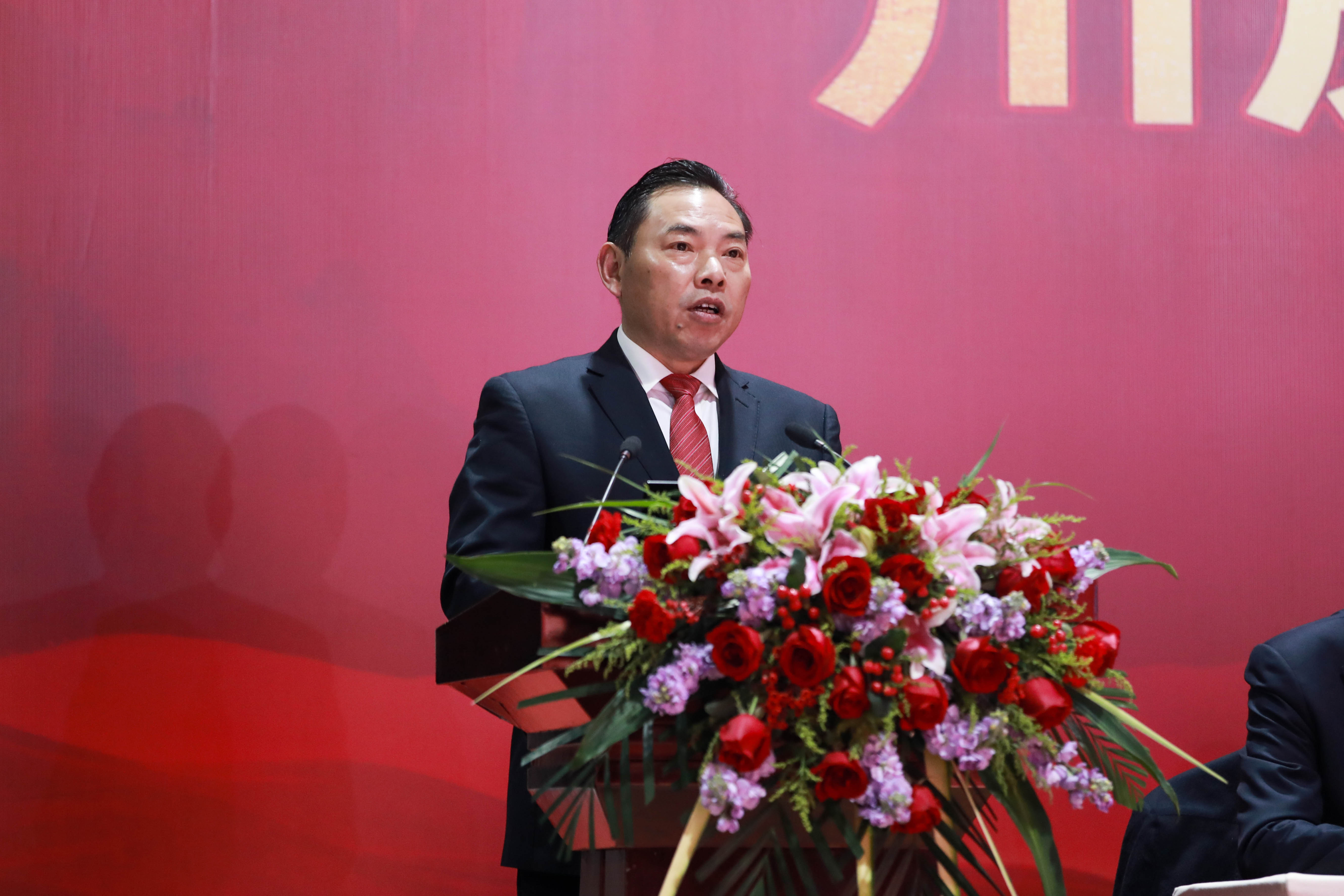 不折不撓 剩者為王——集團(tuán)公司隆重召開2023年年會(huì)(圖2) 不折不撓 剩者為王——集團(tuán)公司隆重召開2023年年會(huì)(圖2)