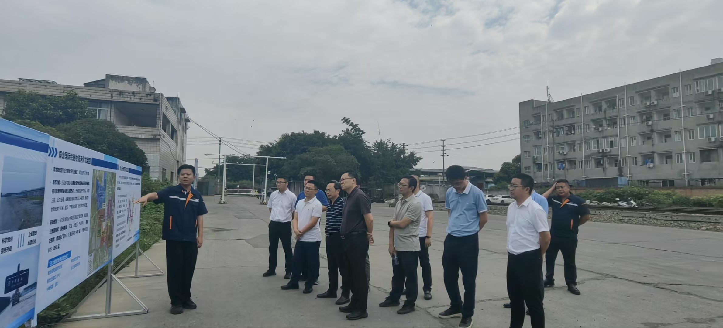 搶抓新機(jī)遇，謀求新合作，匯聚新動(dòng)能——內(nèi)江考察團(tuán)蒞臨通宇物流參觀交流(圖4)