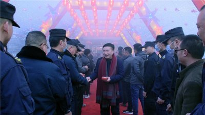 張燈結(jié)彩迎新年 齊心協(xié)力譜新篇丨集團(tuán)領(lǐng)導(dǎo)大年初一開展新春慰問(wèn)活動(dòng)